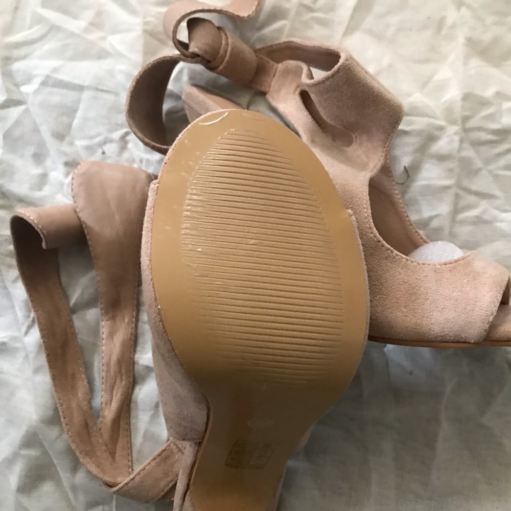 Suede heels - Picture 2 of 3